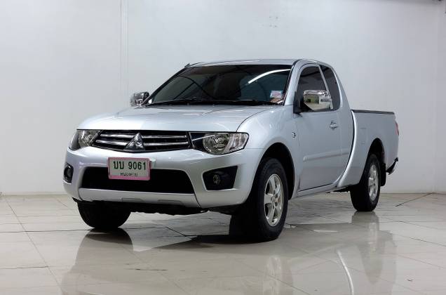 Triton Cab 2.4 GLX (CD/MP3)( MNC) (MY10) MT*