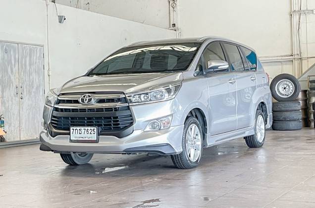 Innova Crysta 2.8 G AT*
