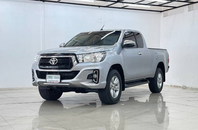 Hilux Revo Smart Cab 2.4 E  Prerunner (MY18) AT*