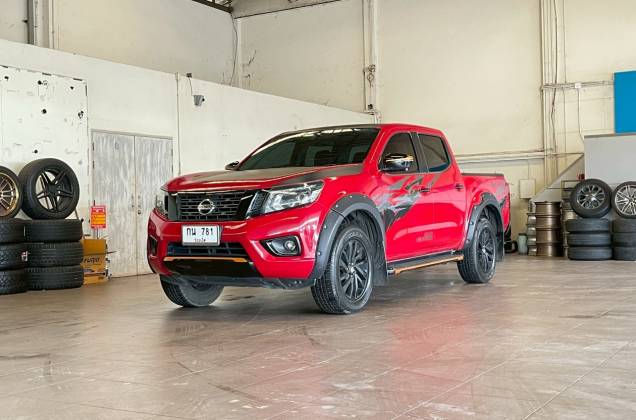 NP300 Navara Double Cab 2.5 EL Calibre Black Edition ll AT*