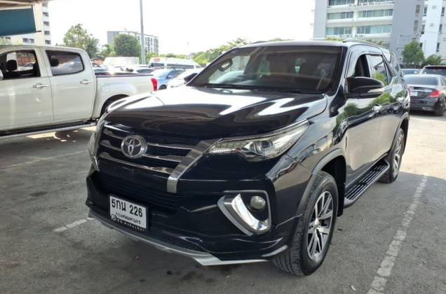 Fortuner 2.8 V 4WD (MY15) AT